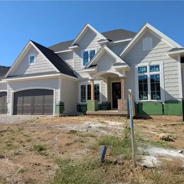 DRAMATIC NEW CONSTRUCTION