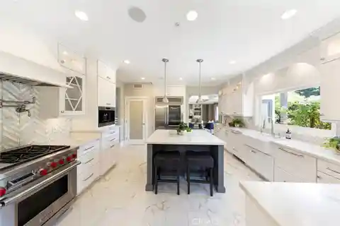 Exquisite Custom Estate in Almeria