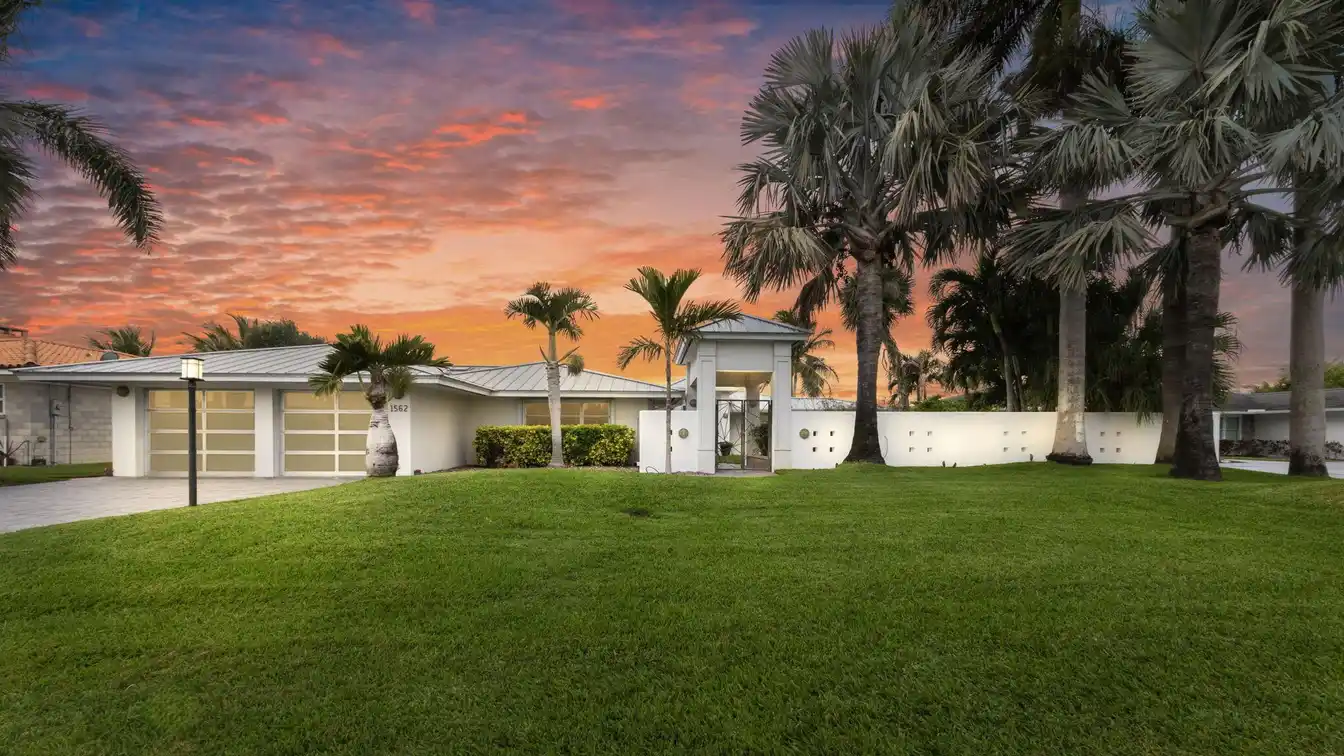 Rare Custom Mid Century Modern Waterfront Home