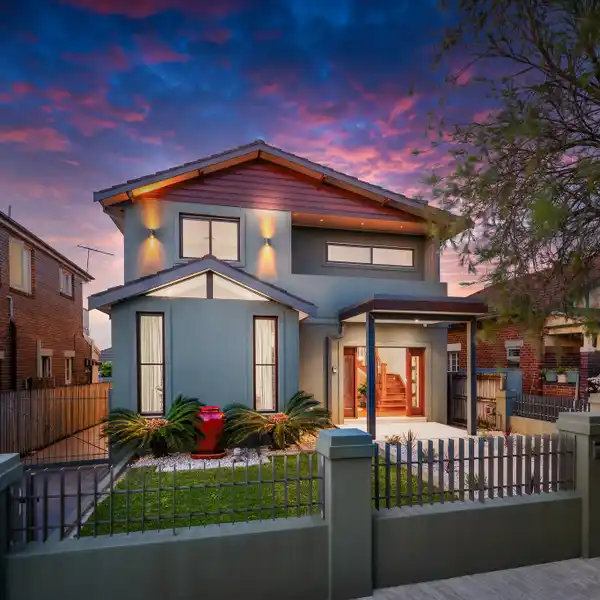 COMFORTABLE FAMILY RESIDENCE WITH GRAND PROPORTIONS