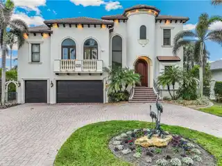 Magnificent Custom-Built Southern Exposure Home