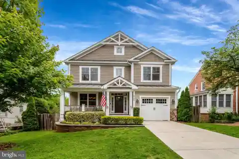 Elegant Craftsman in Lexington Village