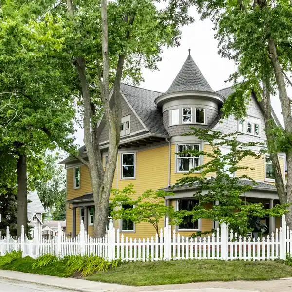 STATELY VICTORIAN WITH MODERN UPGRADES AND CHARM