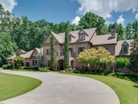 STUNNING PRIVATE HOME ON A DOUBLE LOT IN DOWNTOWN MARIETTA
