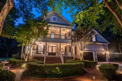 Rare Gem in Avenel
