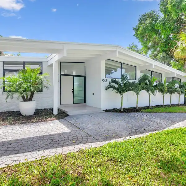 TIMELESS MID-CENTURY DESIGN, THOUGHTFULLY RESTORED