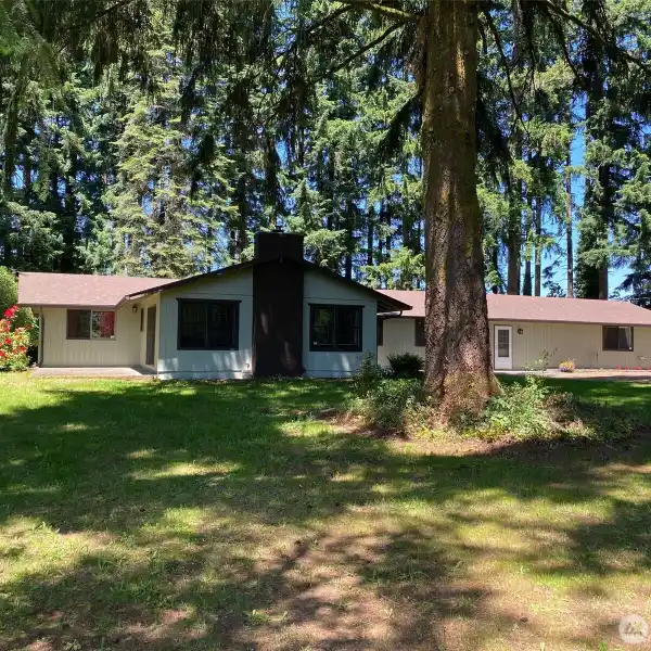 RARE NINE-ACRE EQUESTRIAN ESTATE