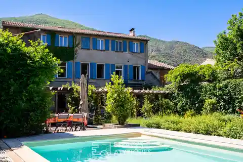 Stunning Stone Character Property