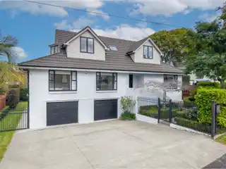 Exceptional Family Residence in Prime Location