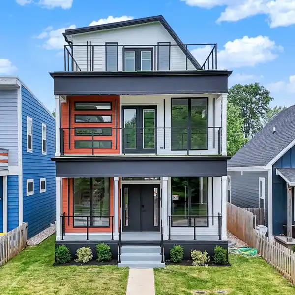 DESIGNER HOME STEPS FROM FUN