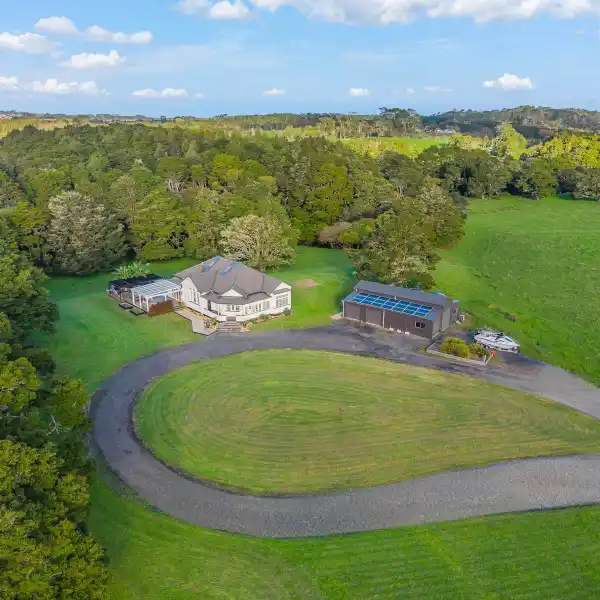 RENOVATED CHARACTER COUNTRY VILLA