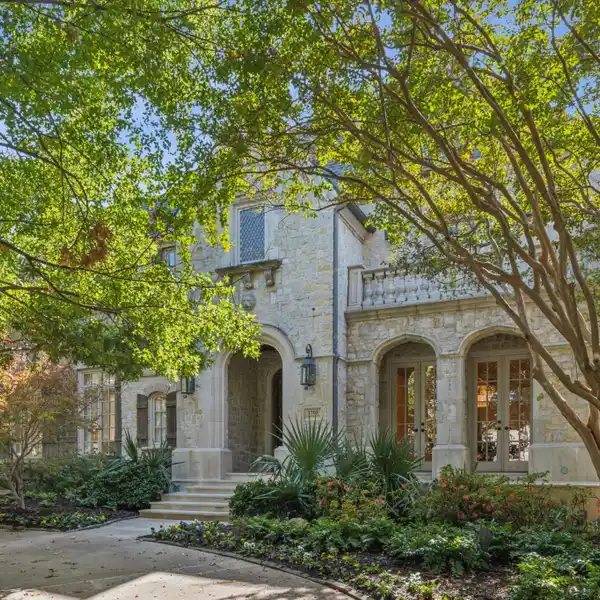 CLASSIC ENGLISH STONE MANOR