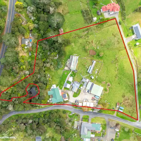 PEACEFUL ESTATE LIVING CLOSE TO URBAN CONVENIENCE