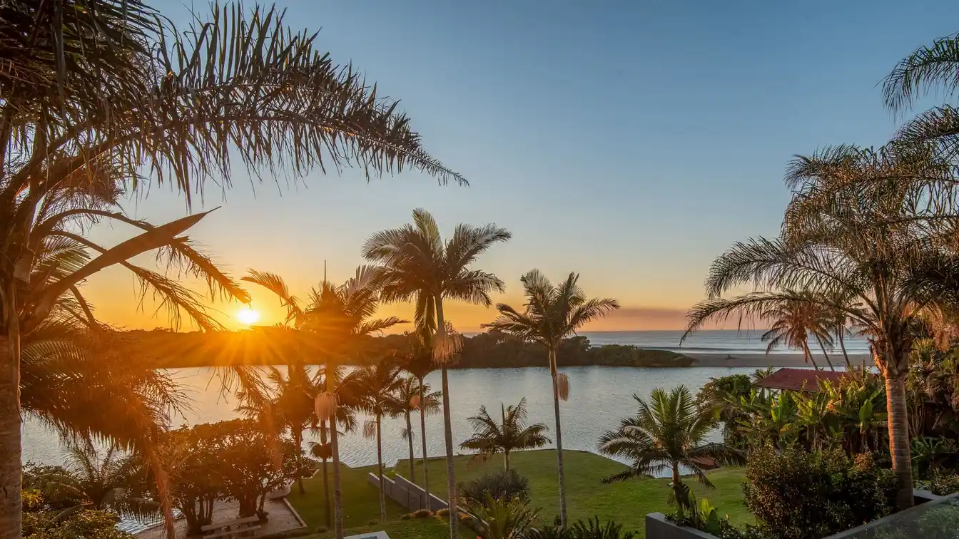 Luxurious Lagoon Property: a Once-in-a-lifetime Opportunity