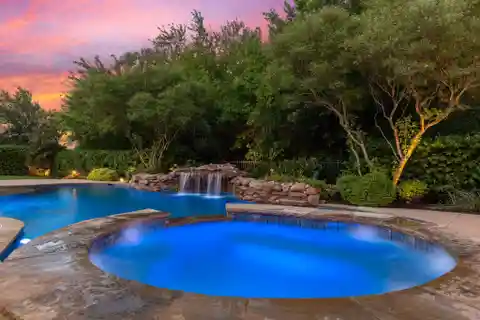Exquisite Estate in Whitley Place