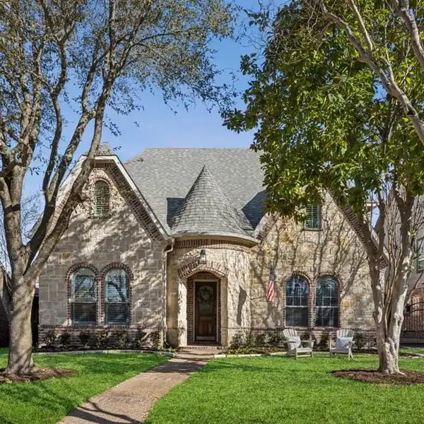 LAKEWOOD HEIGHTS TRADITIONAL