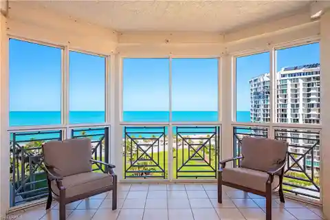 Exclusive Residence in Park Shore