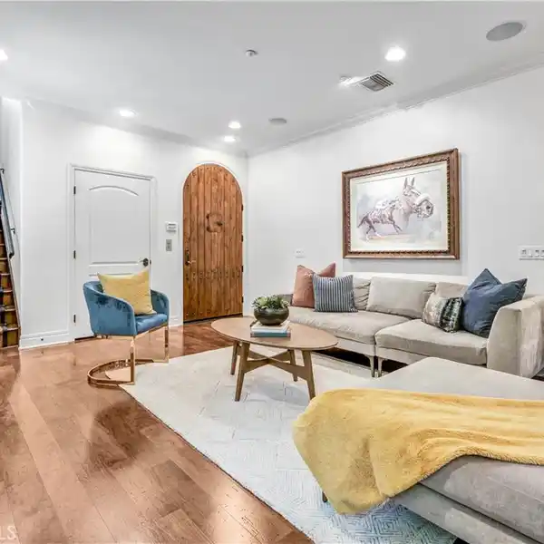 END-UNIT TOWNHOUSE-STYLE CONDO IN THE FOOTHILLS