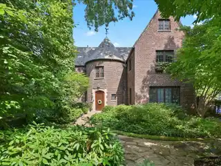 Enchanting English Oasis