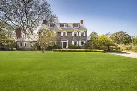 Six Bedroom Home for Rent on over Two Acres