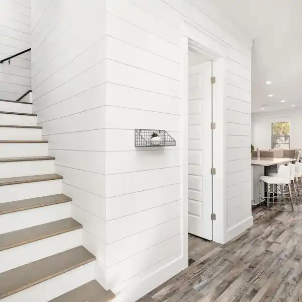 REFINED COASTAL RETREAT