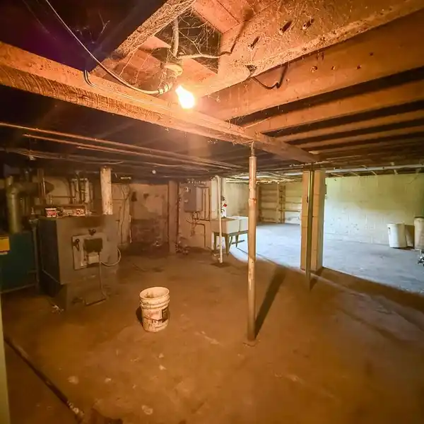 250-YEAR-OLD STONE FARM WITH MODERN UPGRADES