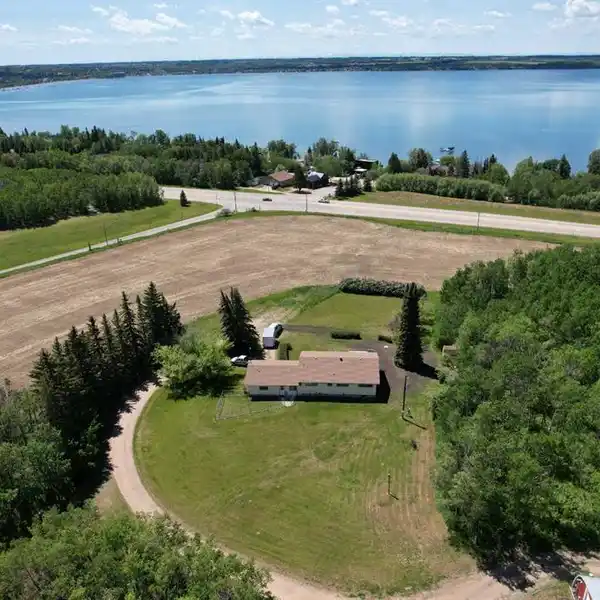 ACREAGE WITH SPECTACULAR TOWN AND LAKE VIEWS