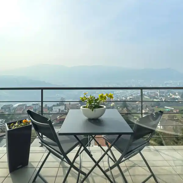 FOUR BEDROOM HOME WITH ELEVATED VIEWS