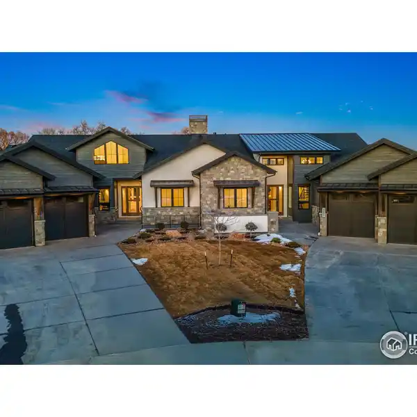 SPACIOUS RESIDENCE IN THE VILLAS AT HARMONY CLUB