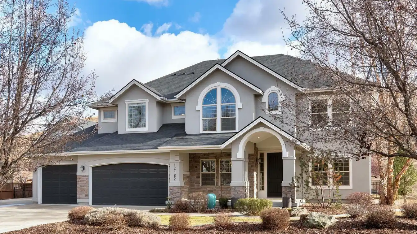 Stunning Home Plus Accessory Unit in Hidden Springs