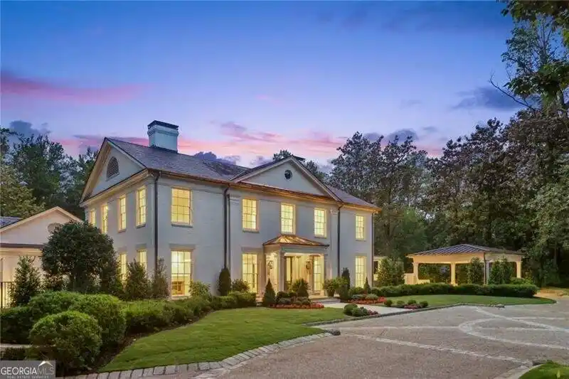 Extraordinary Tuxedo Park Renovation