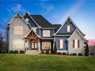 Luxury Living on Nearly an Acre