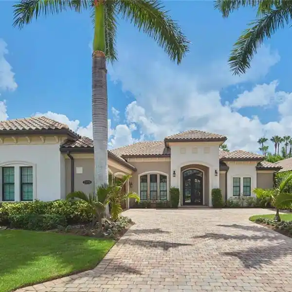 EXQUISITE FORMER MODEL HOME IN THE COLONY
