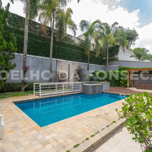 SPACIOUS AND BRIGHT HOUSE