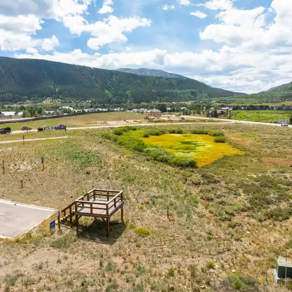 A GENTLE SLOPING BUILDING SITE WITH WRAPAROUND VIEWS