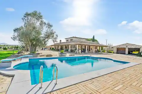 Magnificent Property in a Rural Setting