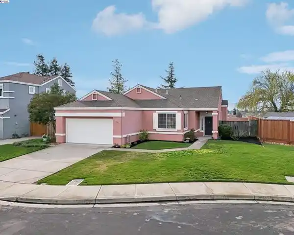 ONE-STORY GEM ON A PREMIUM LOT