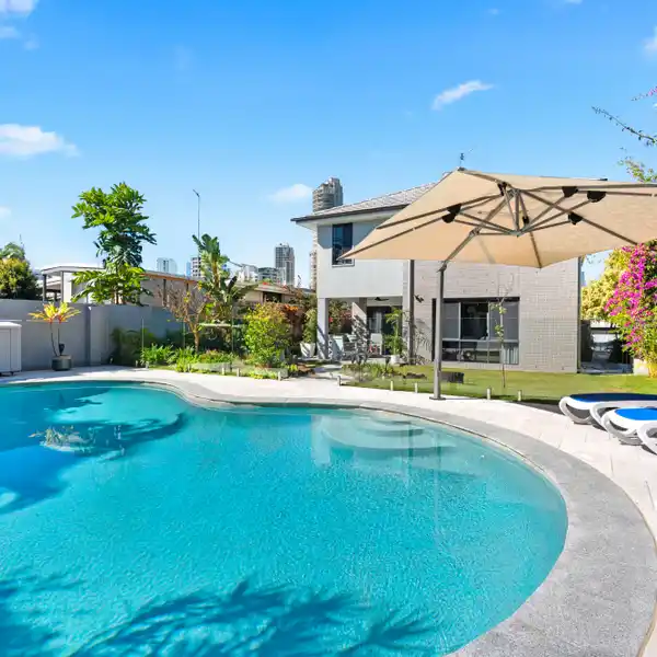 ISLE OF CAPRI LUXURY HOME WITH FRESHWATER POOL