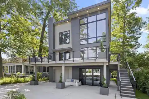 Magnificent Modern Coastal Retreat