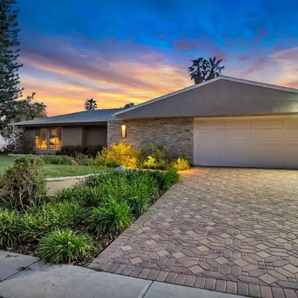 SPRAWLING SINGLE STORY GRANADA HILLS POOL HOME