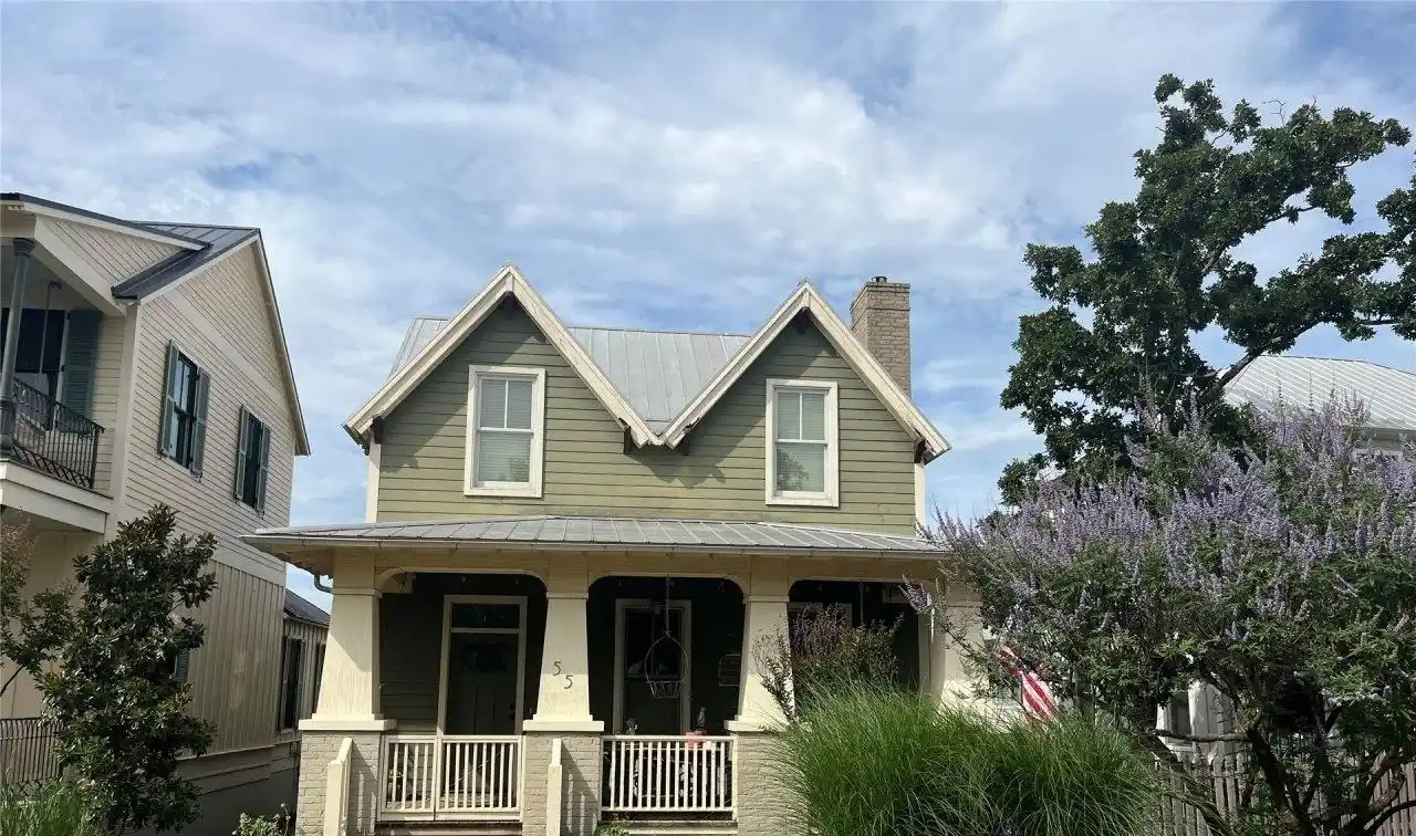 Unique Property in Carlton Landing