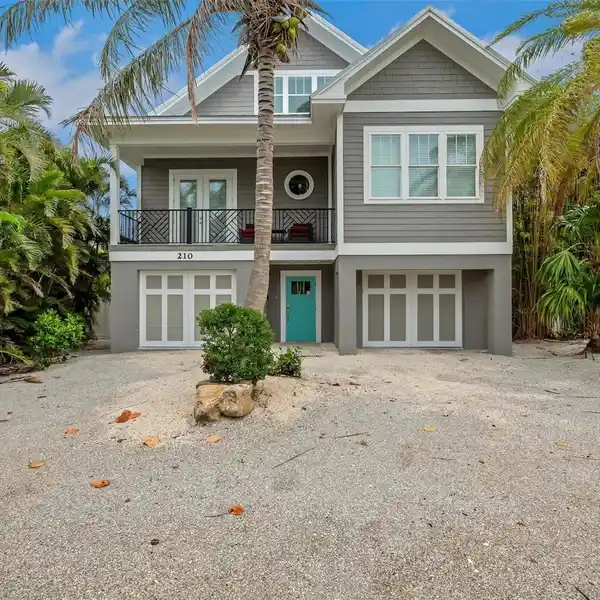 HARBOR HAVEN - EXQUISITE RETREAT ON ANNA MARIA ISLAND