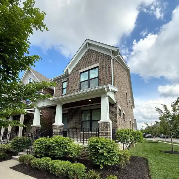 ALL-BRICK BEAUTY ON A CORNER LOT IN GRANDVIEW YARD