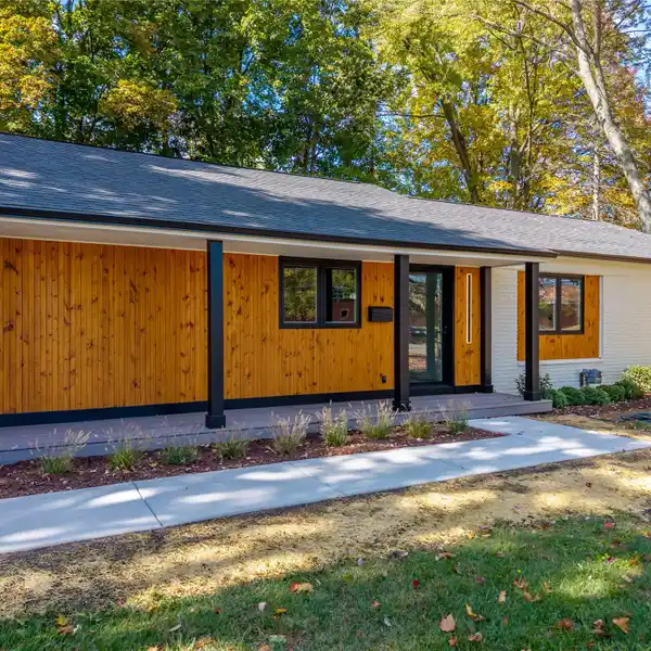 MODERN ELEGANCE MEETS CONVENIENCE – MOVE-IN READY HOME