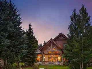 Charming Home Nestled by a Picturesque Pond