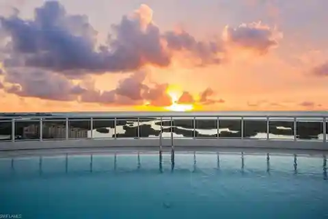 Fabulous Lower-Floor Condo in Kalea Bay