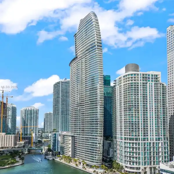 REFINED ONE BEDROOM IN THE ASTON MARTIN RESIDENCES