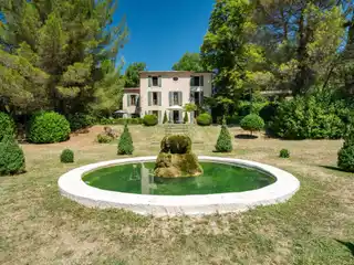 Serene Countryside Escape