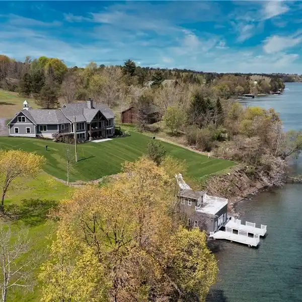 MAGNIFICENT  LUXURY LAKE HOUSE ON 26.7 ACRES