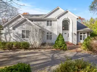 Extravagant Coastal Retreat Beautifully Furnished